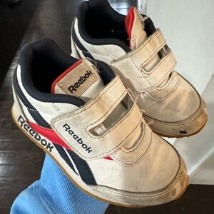 Reebok sneakers size 9